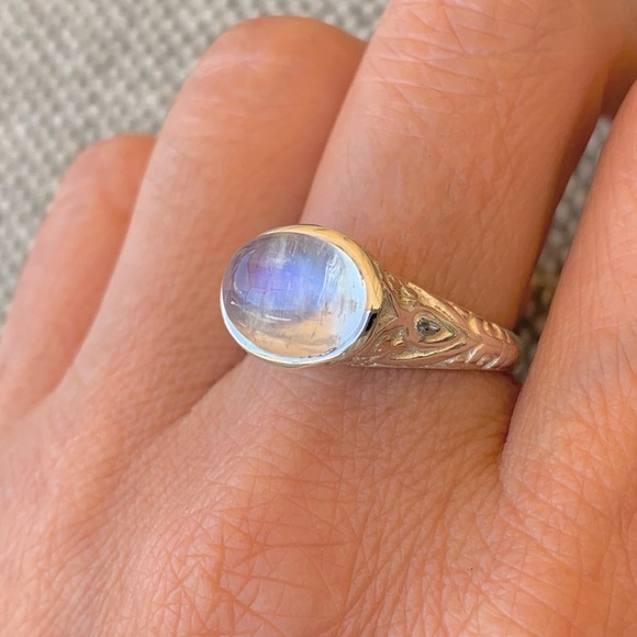 Exquisite Moonstone Ring Sterling Silver - Picture 6 of 8
